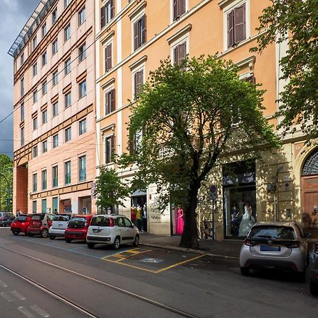 The Best Rent - Spacious One-Bedroom Apartment Near Colosseum Рим Экстерьер фото