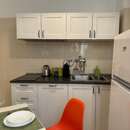The Best Rent - Spacious One-Bedroom Apartment Near Colosseum Рим Экстерьер фото